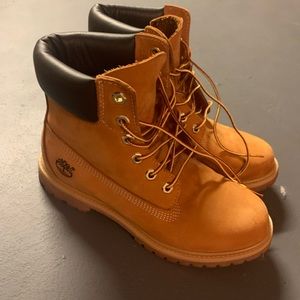 Original Timberland’s 8.5